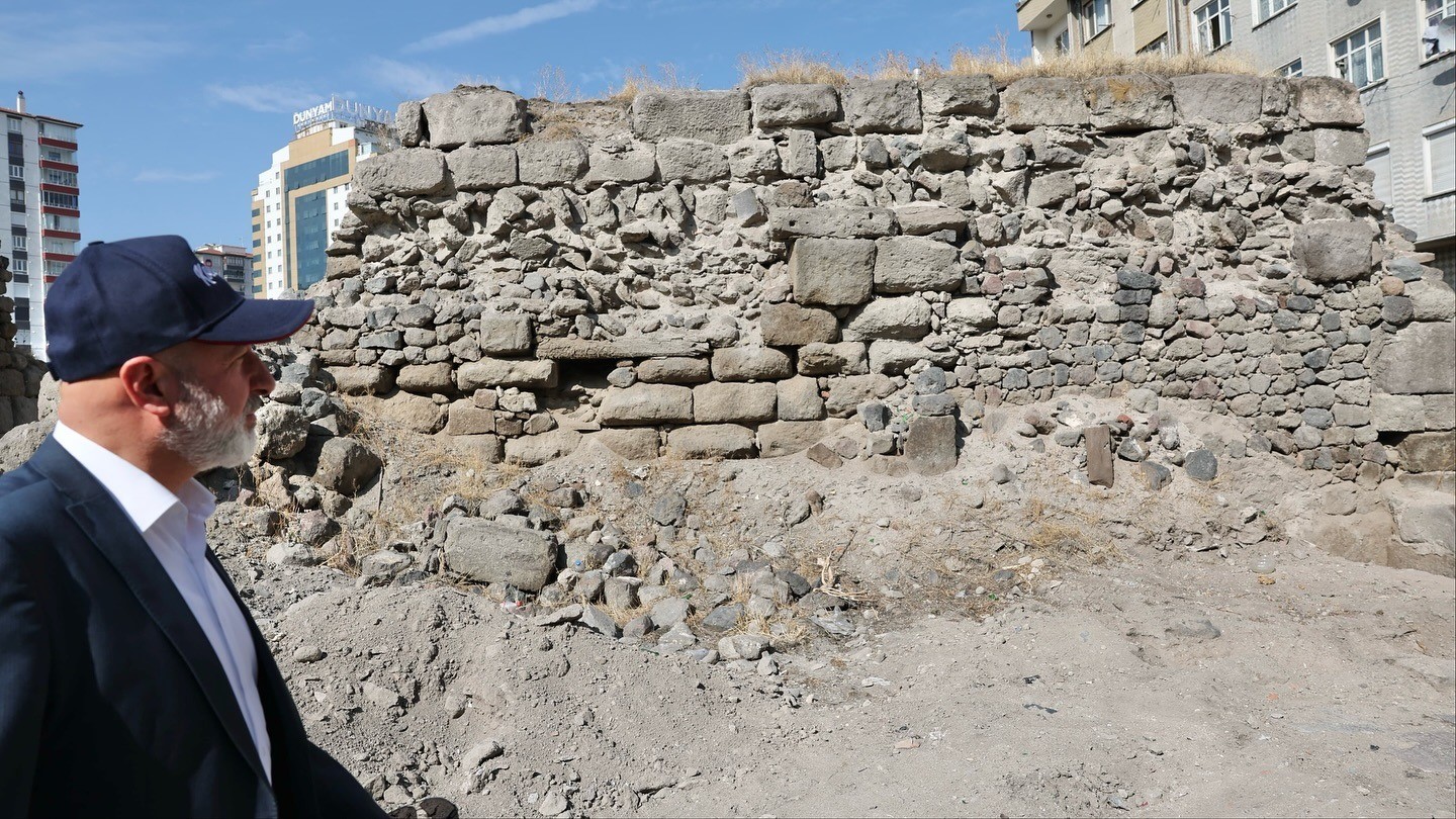 Başkan Çolakbayrakdar: "Şehrimizin ilk medresesi, şehir akademisi kimliğiyle yeniden hayat bulacak"
