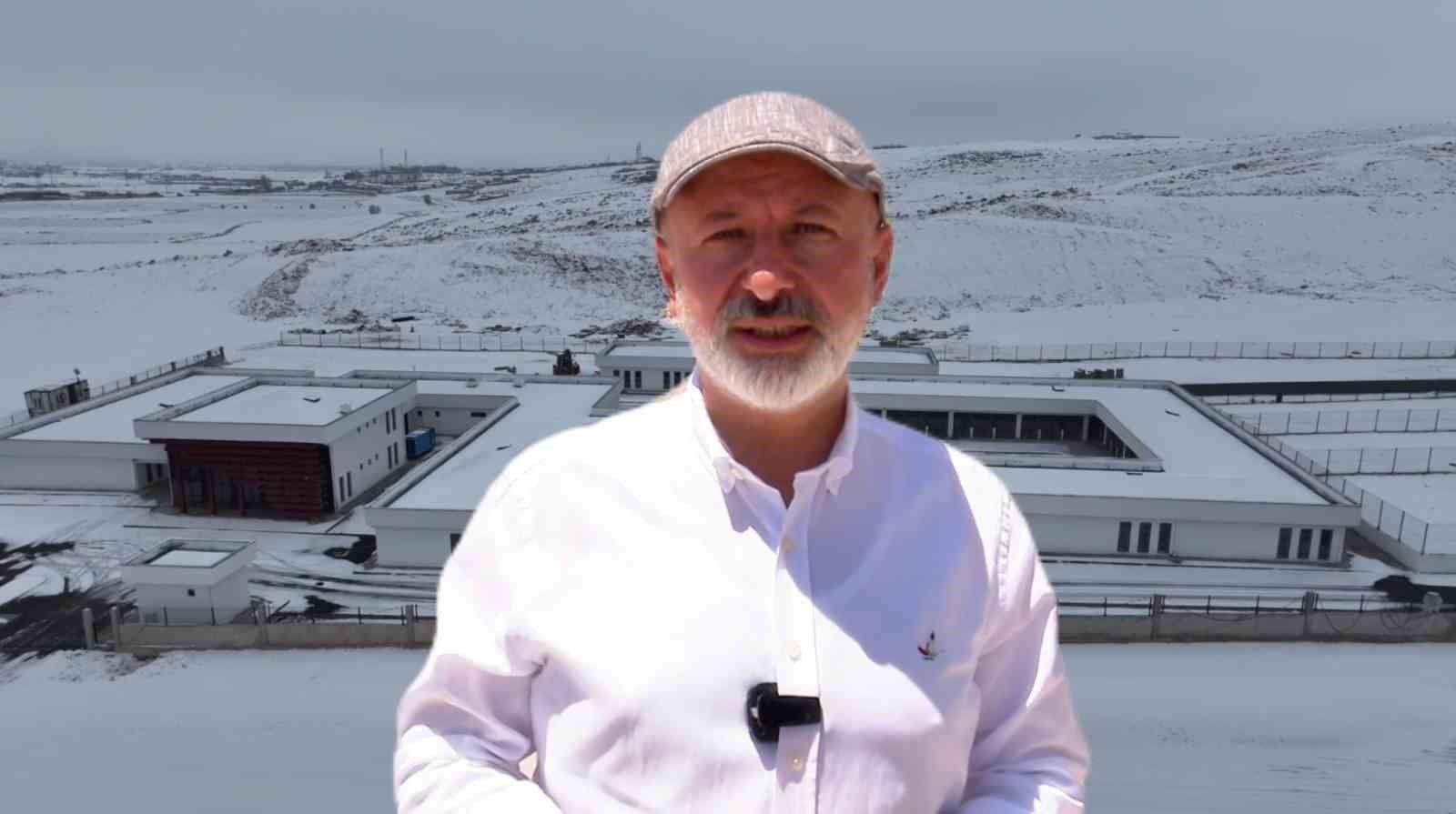 Başkan Çolakbayrakdar: "Sevgiyle inşa ettik, sokak hayvanları için sıcak bir yuva kurduk"
Başkan Çolakbayrakdar: "Sevgiyle inşa ettik, sokak hayvanları için sıcak bir yuva kurduk"