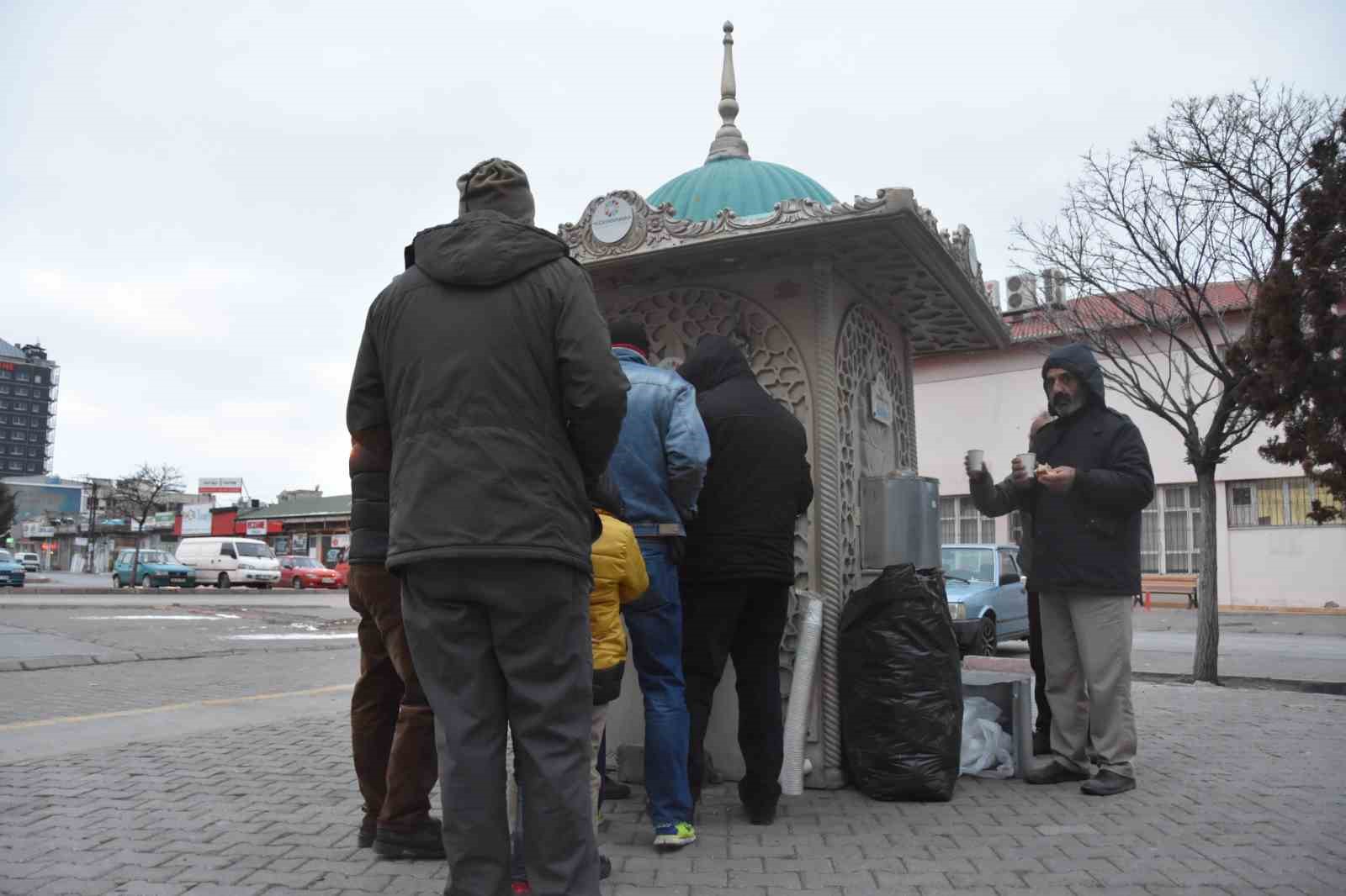 Başkan Çolakbayrakdar: "Soğuk günlerde gönülleri ısıtıyoruz"
