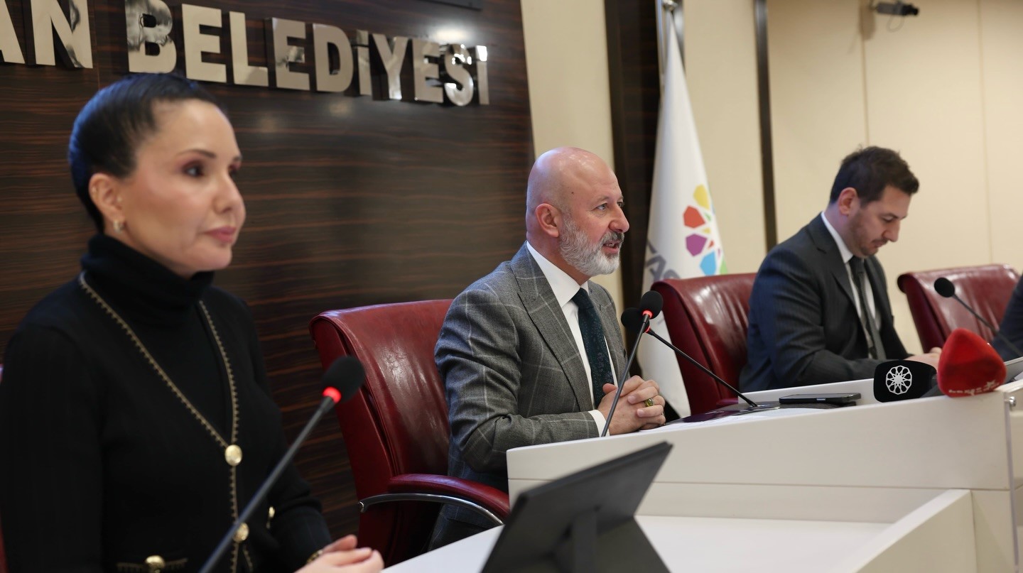 Başkan Çolakbayrakdar: "Sosyal belediyecilikte örnek modeliz, en iyisini yapıyoruz"
