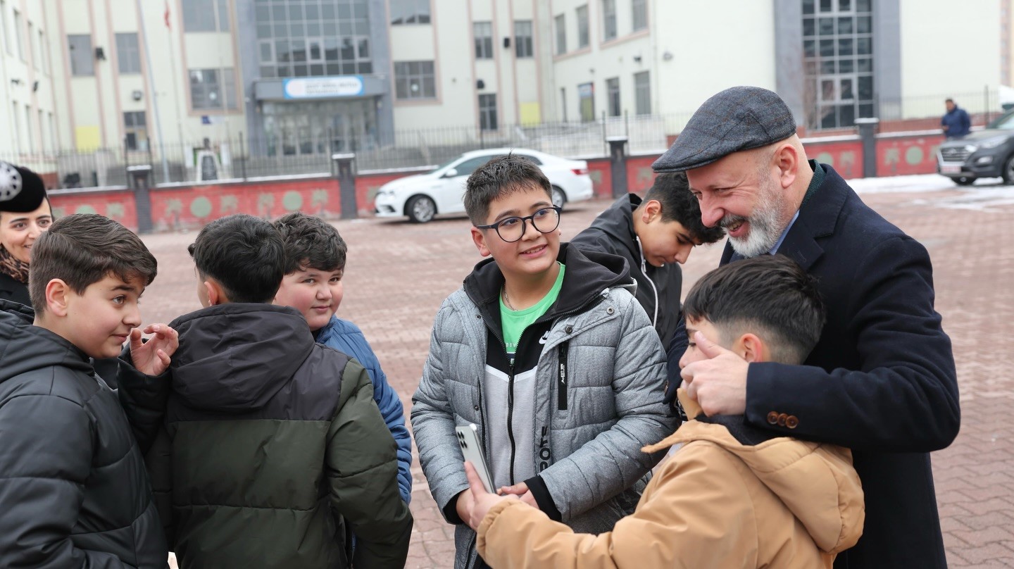 Başkan Çolakbayrakdar: "Türkiye’nin geleceği olan evlatlarımızın eğitimi için çalışıyoruz"
