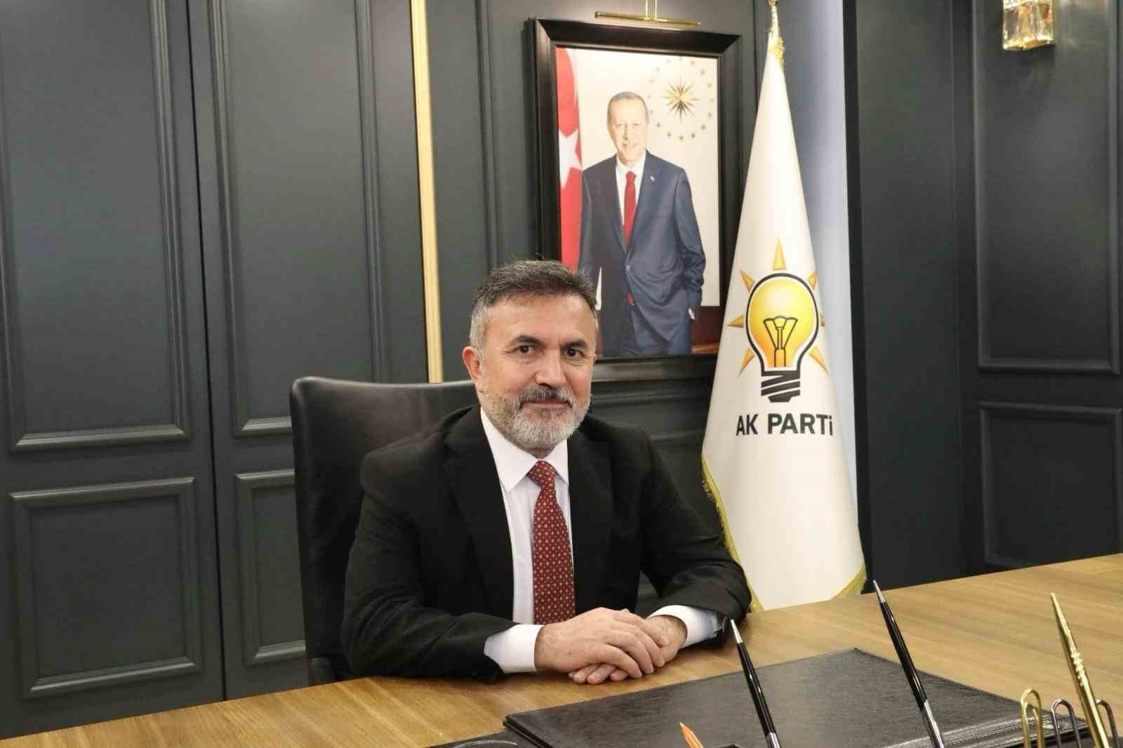 Başkan Dağlı: "Ceyhan Kimya Endüstri Bölgesi, on binlerce kişiye iş imkanı sağlayacak"
Başkan Dağlı: "Ceyhan Kimya Endüstri Bölgesi, on binlerce kişiye iş imkanı sağlayacak"