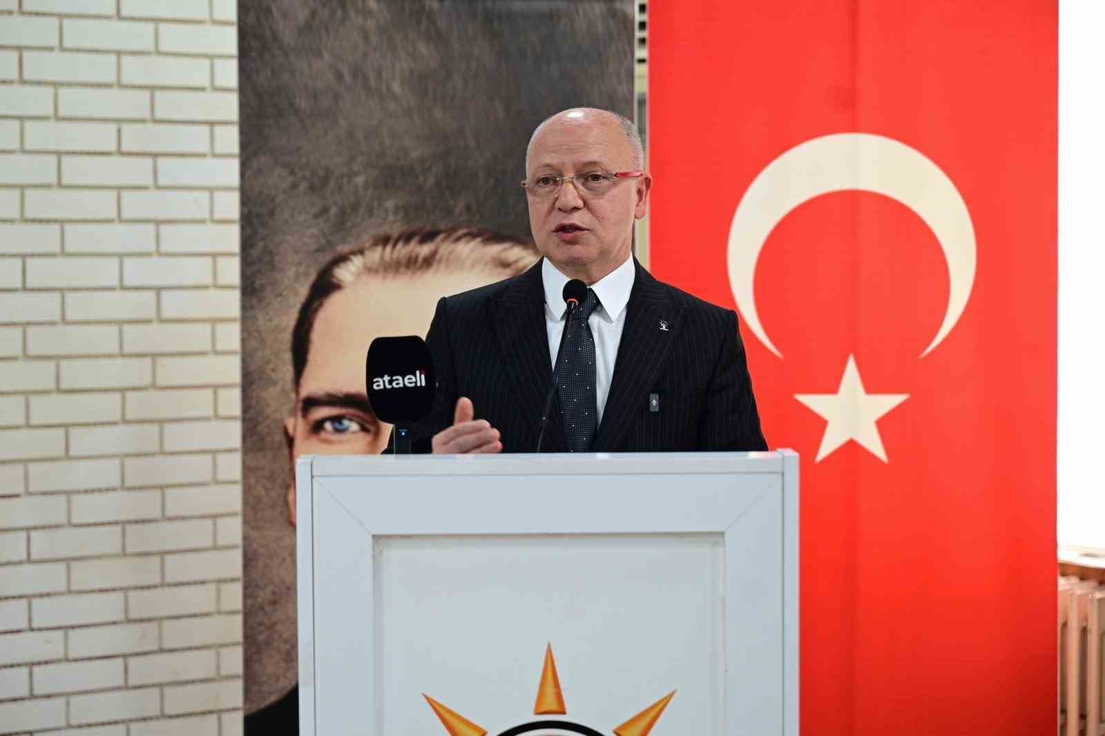 Başkan Davut Gürkan: "İyi ki AK Parti var, iyi ki Cumhurbaşkanımız Recep Tayyip Erdoğan var"
Başkan Davut Gürkan: "İyi ki AK Parti var, iyi ki Cumhurbaşkanımız Recep Tayyip Erdoğan var"