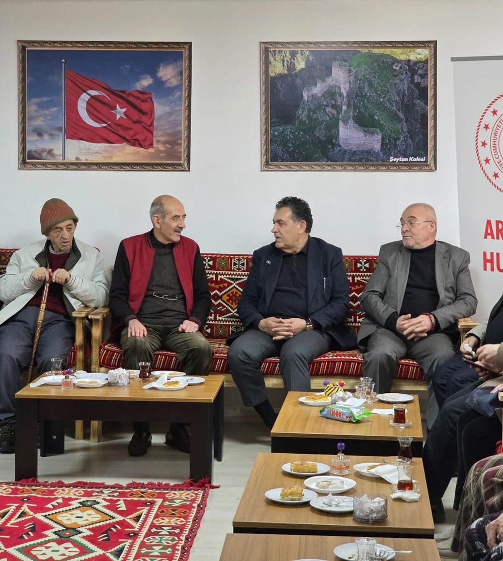 Başkan Demir, huzurevini ziyaret etti
