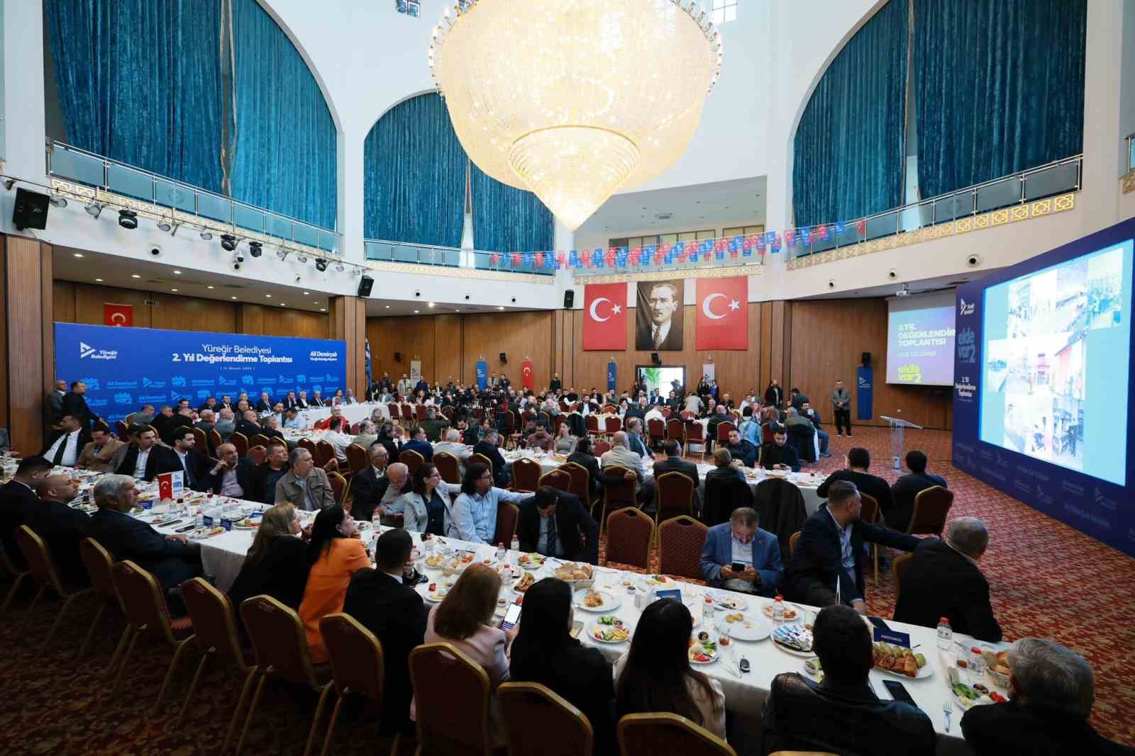 Başkan Demirçalı, 2 yıllık hizmet sürecini değerlendirdi
Başkan Demirçalı, 2 yıllık hizmet sürecini değerlendirdi