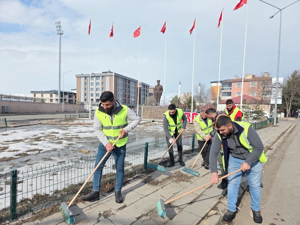 Başkan Demir’den temizlik çağrısı; "Ardahan hepimizin"
