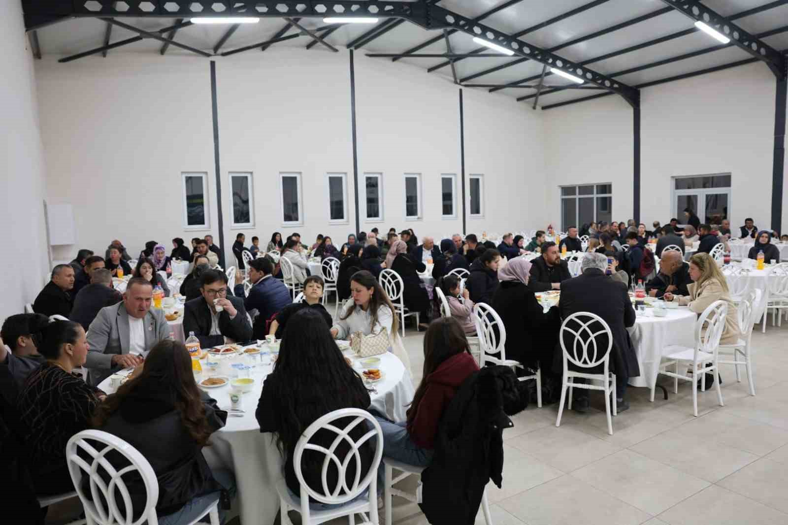 Başkan Dere, Çivrilli muhtarlarla iftar sofrasında buluştu
