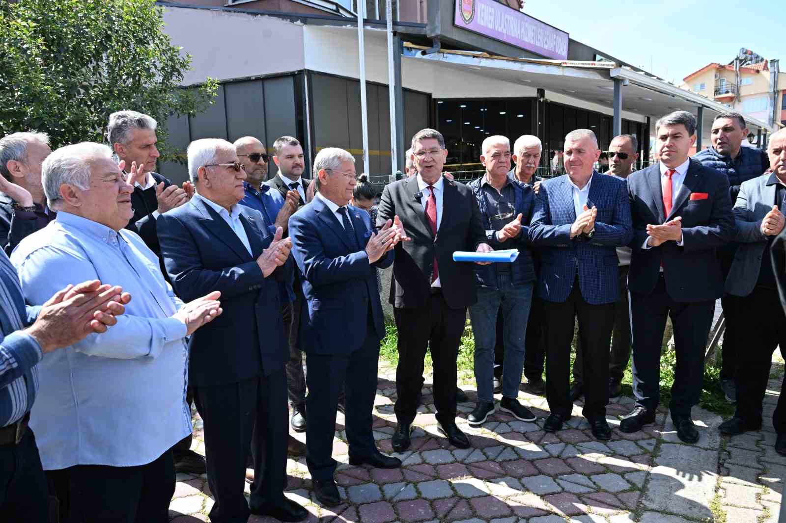 Başkan Dere seçim ziyaretlerine batı ilçelerden başladı
