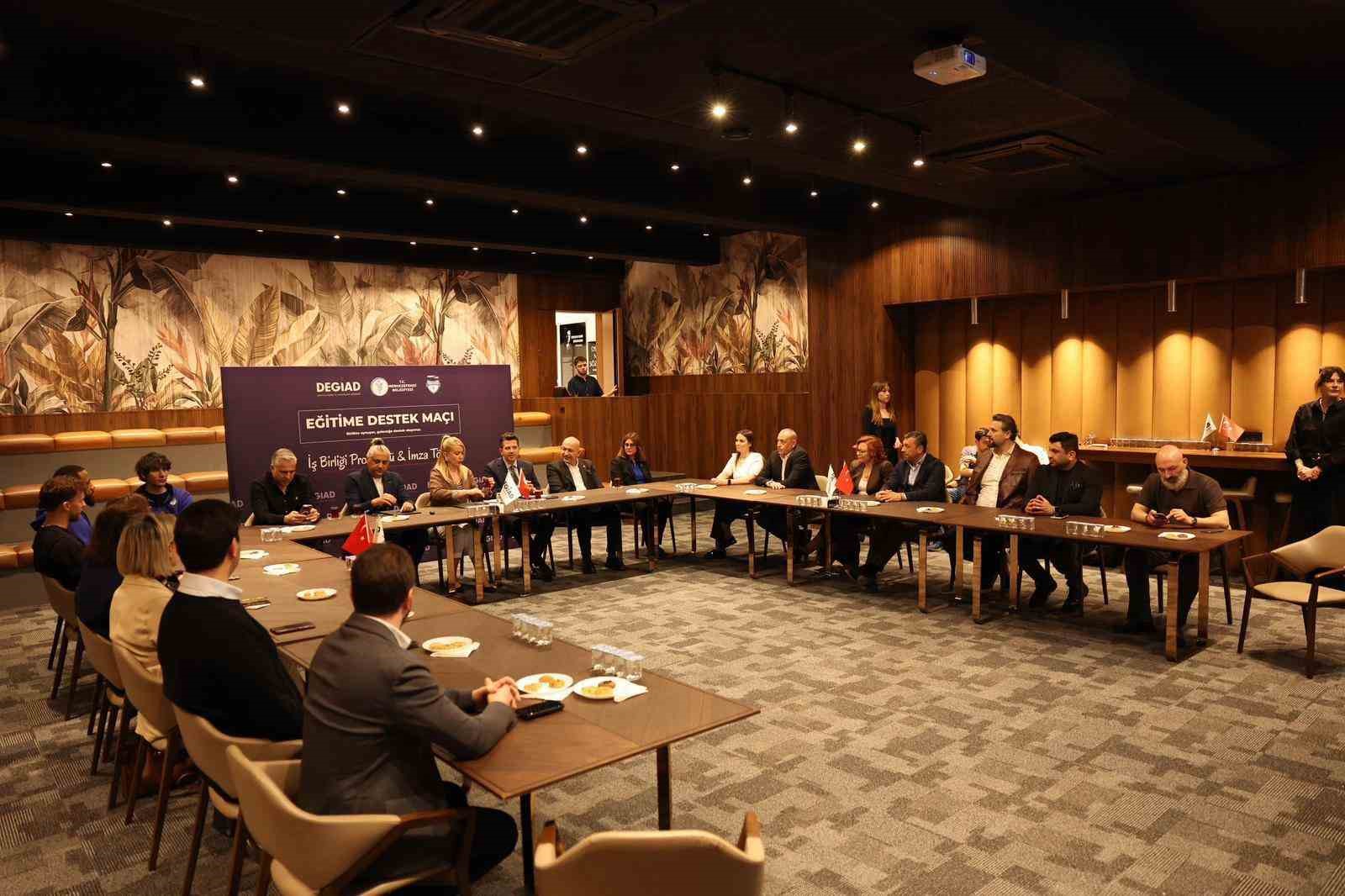 Başkan Doğan; "Eğitime ve öğrencilerimize her zaman destek olacağız"
Başkan Doğan; "Eğitime ve öğrencilerimize her zaman destek olacağız"