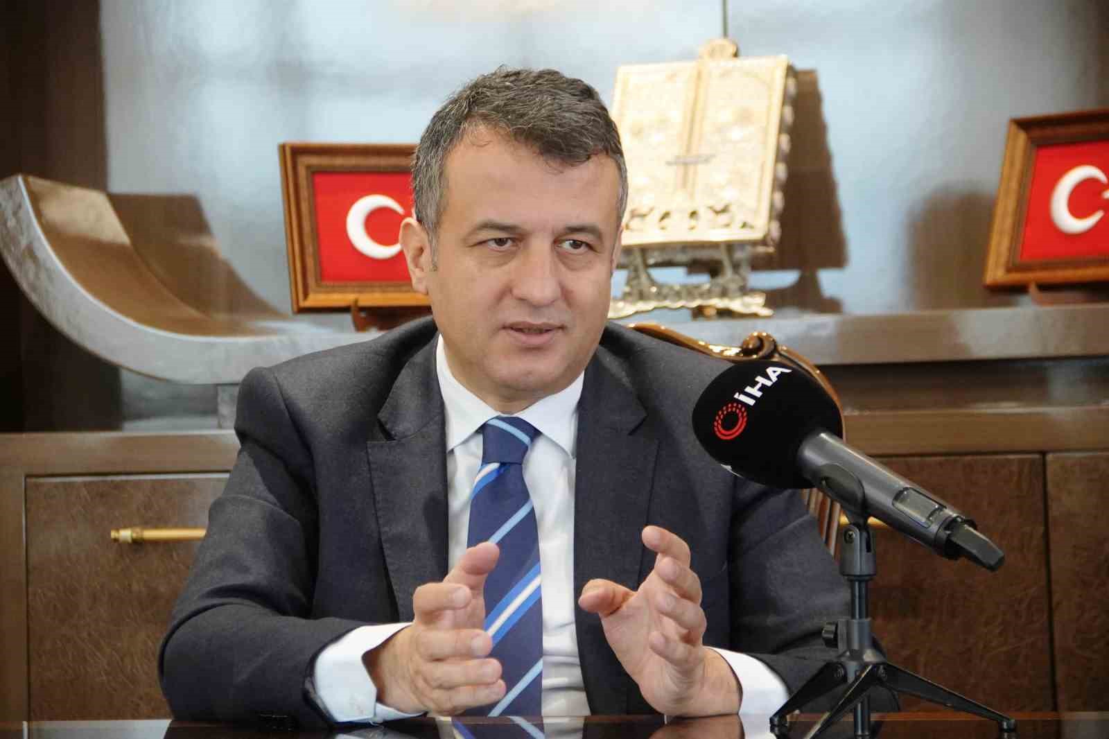 Başkan Doğan: "Fabrika yeri hazır; Chery gelirse gelir, gelmezse başka firmalara veririz"
Başkan Doğan: "Fabrika yeri hazır; Chery gelirse gelir, gelmezse başka firmalara veririz"