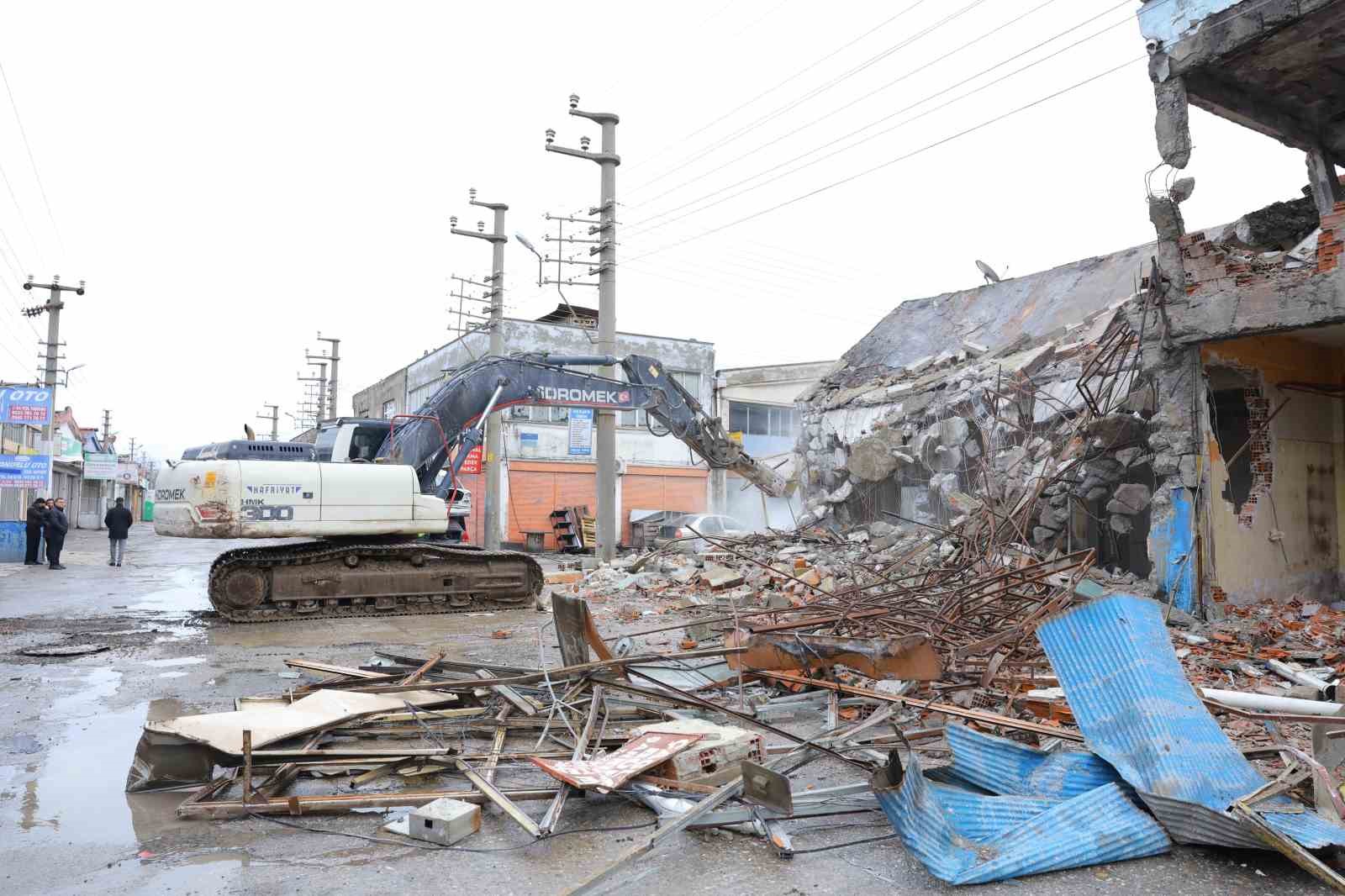 Başkan Doğan: "Gülsan Sanayi Sitesi’nin yıkımı 2 aya bitecek"
