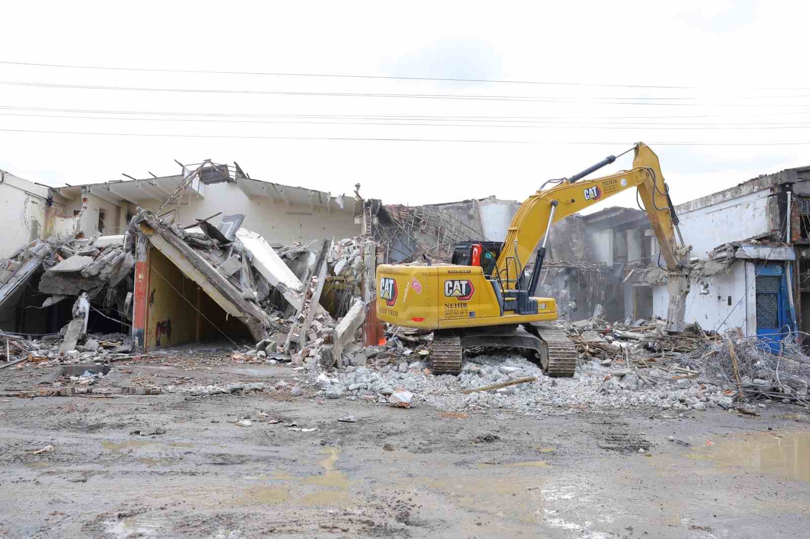 Başkan Doğan: "Gülsan Sanayi Sitesi’nin yıkımı 2 aya bitecek"

