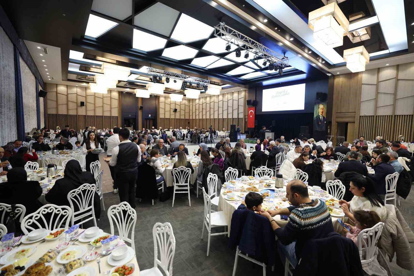 Başkan Doğan muhtarlarla iftarda bir araya geldi
