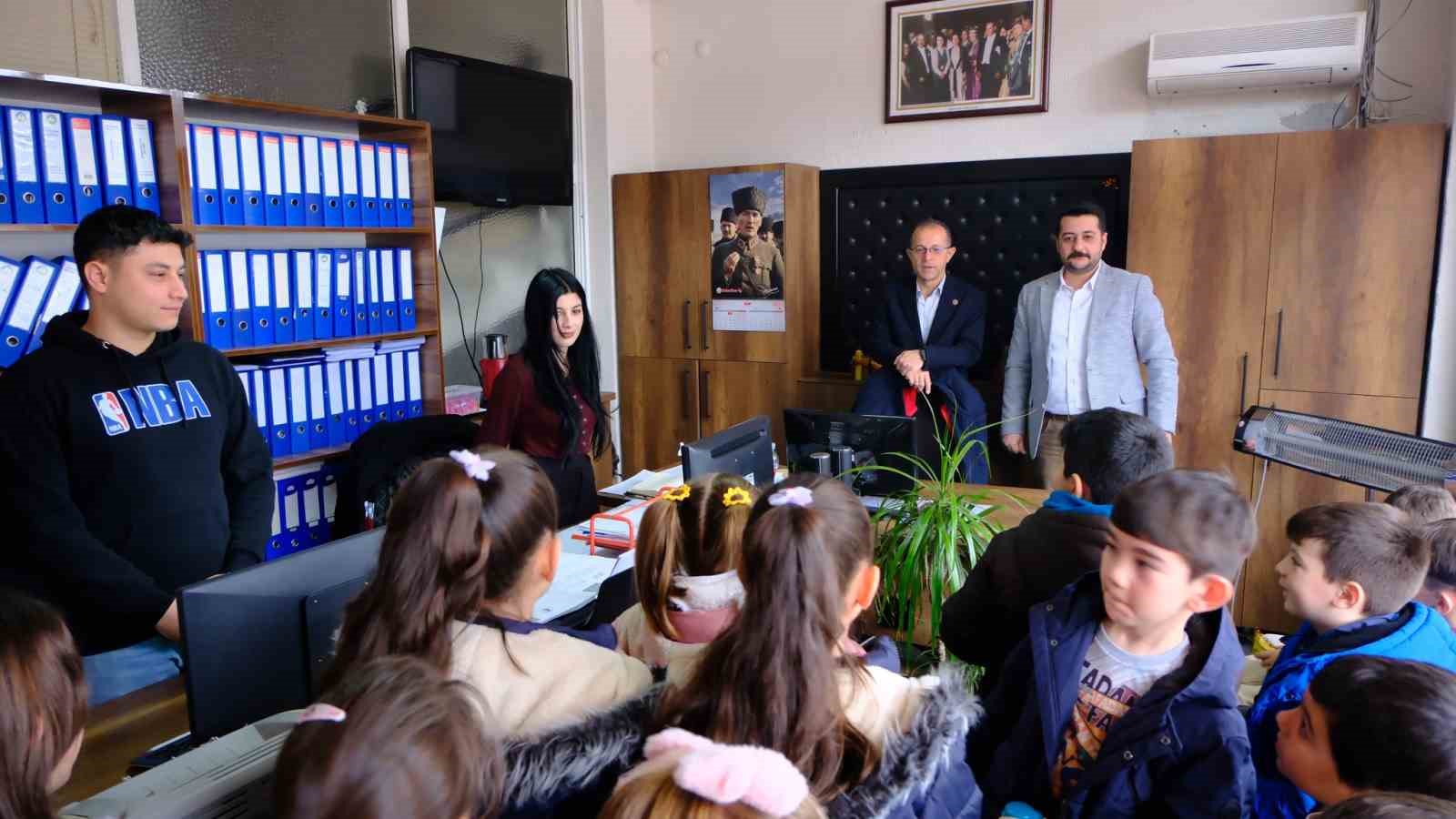 Başkan Doğanca minikleri belediyede ağırladı
