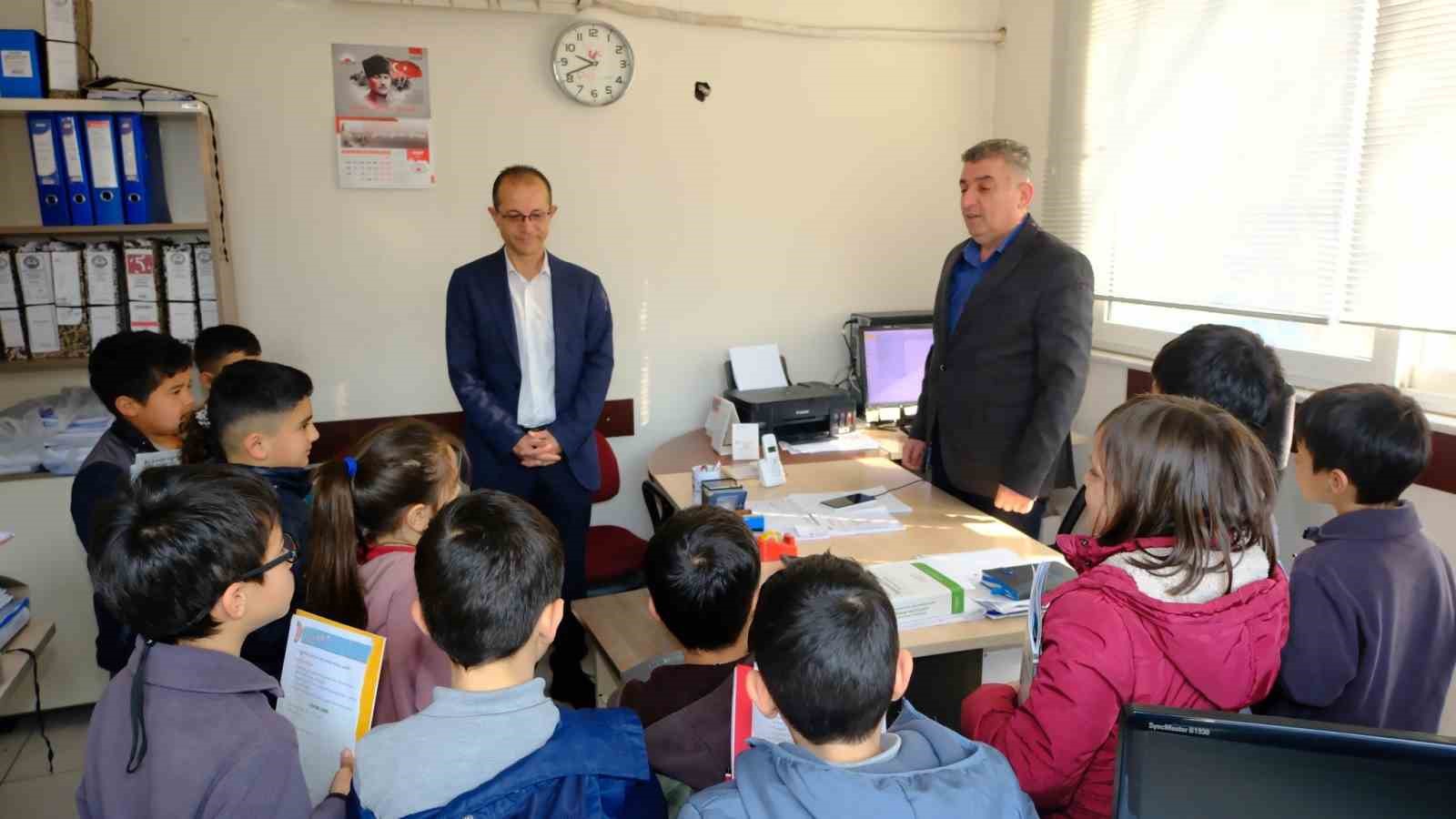 Başkan Doğanca, öğrencilerin sorularını cevapladı
