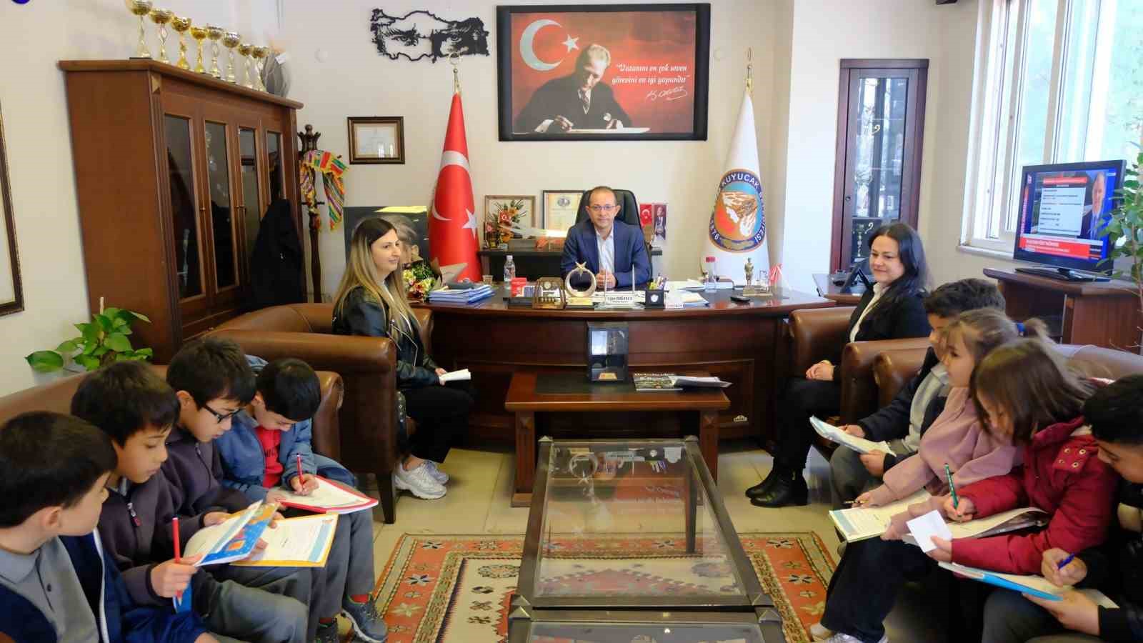 Başkan Doğanca, öğrencilerin sorularını cevapladı
