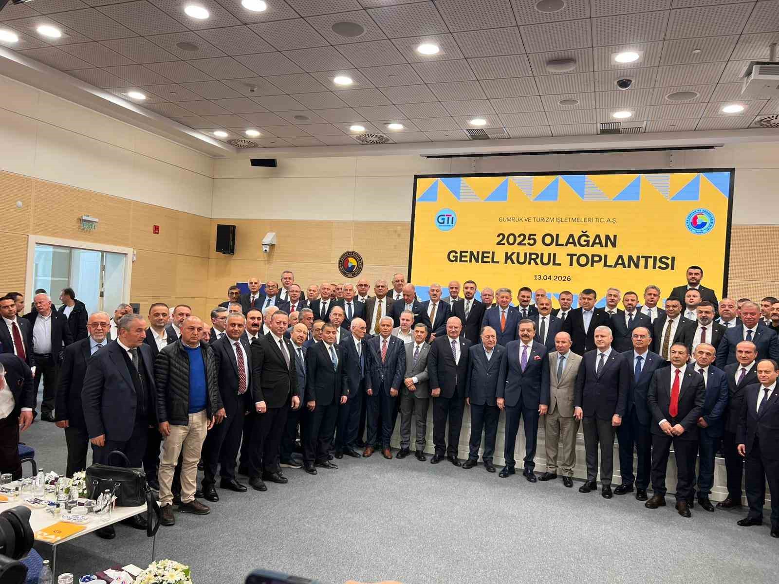 Başkan Dumandağ, TOBB Başkanı Hisarcıklıoğlu ile bir araya geldi
Başkan Dumandağ, TOBB Başkanı Hisarcıklıoğlu ile bir araya geldi