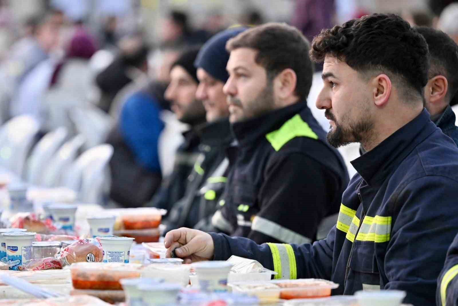 Başkan Dutlulu, Soma Termik Santrali işçilerini iftarda ağırladı
