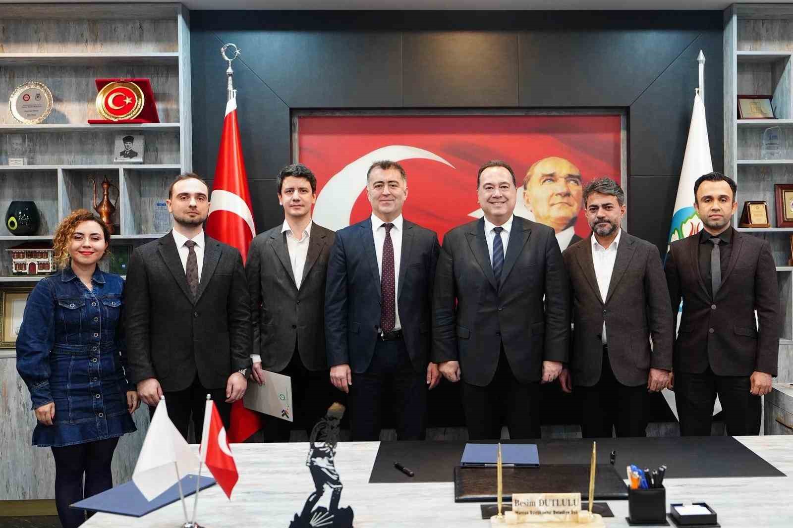 Başkan Dutlulu’dan Manisa’nın geleceğine iki vizyon imza
Başkan Dutlulu’dan Manisa’nın geleceğine iki vizyon imza