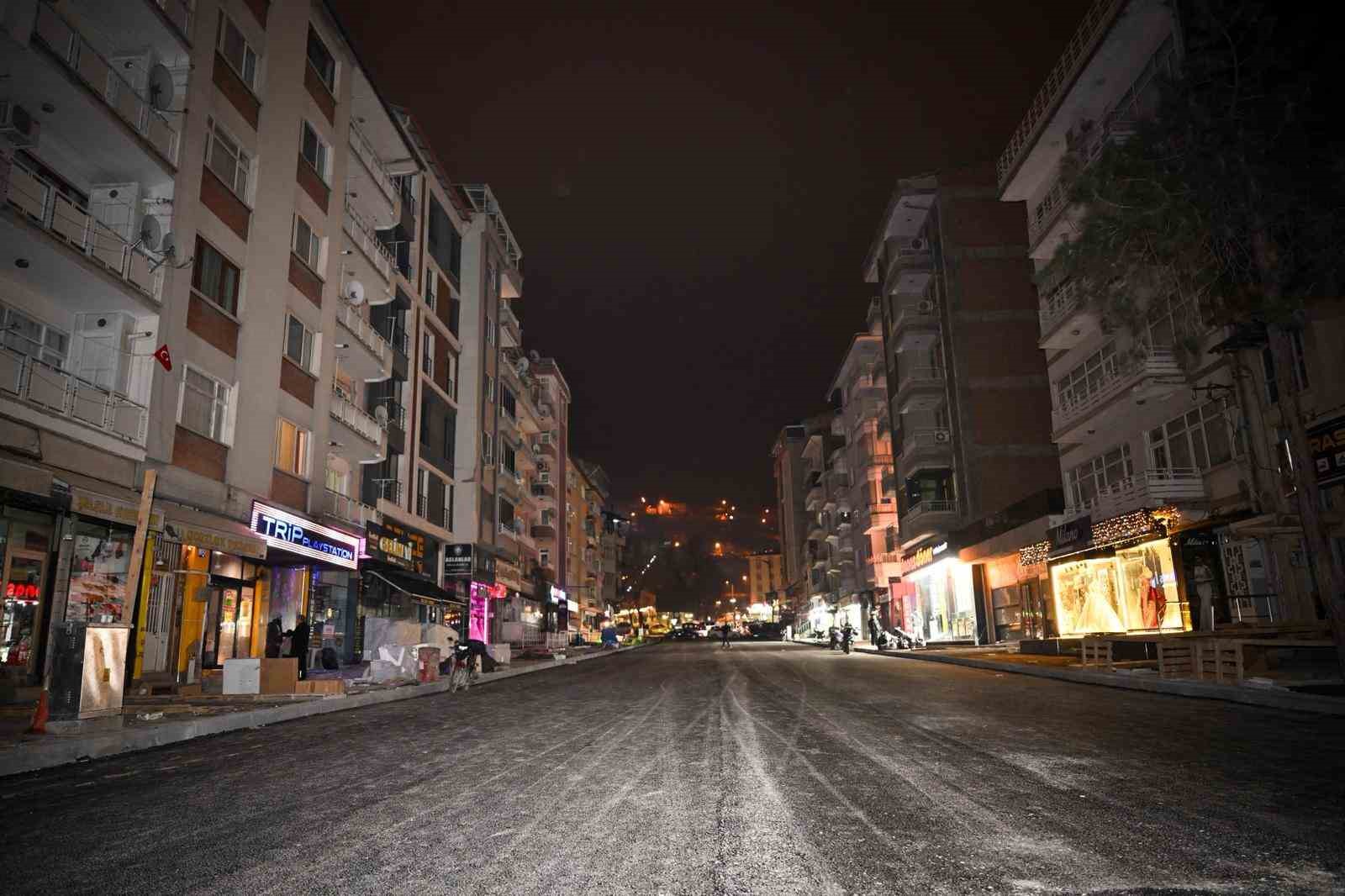Başkan Er: "Altyapı çalışmalarını bir cerrah titizliğiyle tamamladık"
Başkan Er: "Altyapı çalışmalarını bir cerrah titizliğiyle tamamladık"