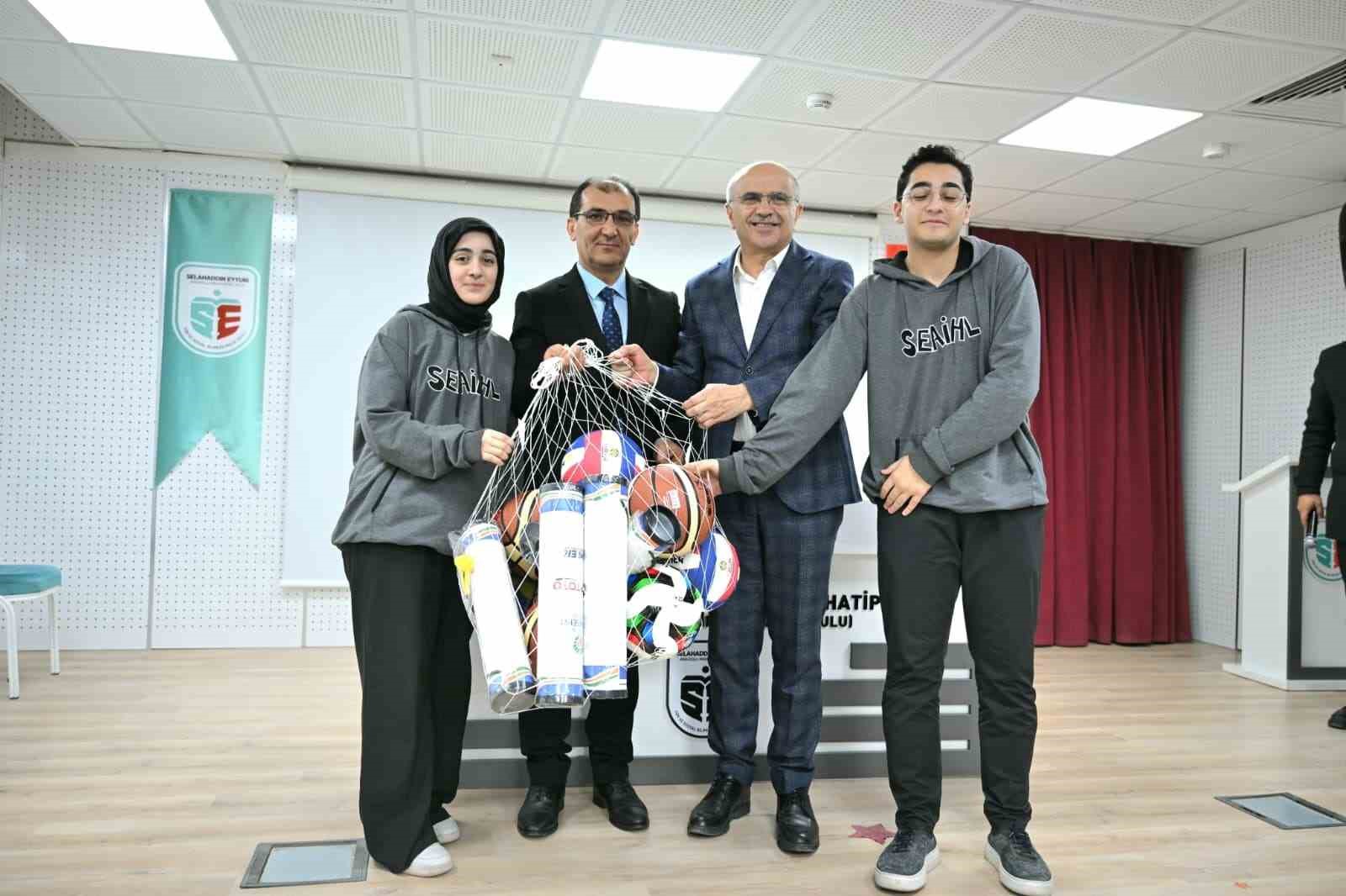 Başkan Er: "Malatya küllerinden doğdu"
Başkan Er: "Malatya küllerinden doğdu"