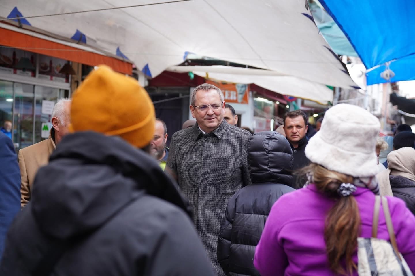 Başkan Ergin bayramda esnaf ve vatandaşlarla buluştu

