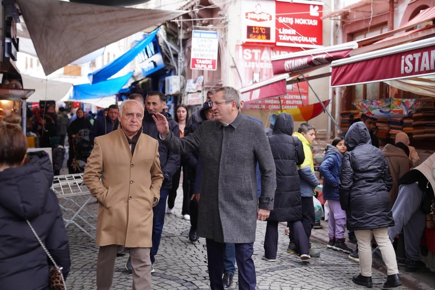 Başkan Ergin bayramda esnaf ve vatandaşlarla buluştu
