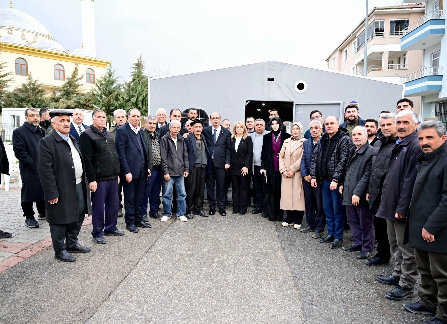 Başkan Geçit, Aşağıbağlar’da vatandaşların taleplerini dinledi
Başkan Geçit, Aşağıbağlar’da vatandaşların taleplerini dinledi