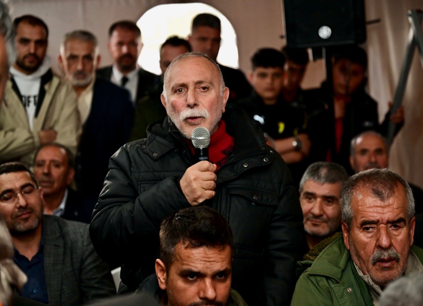 Başkan Geçit, Aşağıbağlar’da vatandaşların taleplerini dinledi
Başkan Geçit, Aşağıbağlar’da vatandaşların taleplerini dinledi