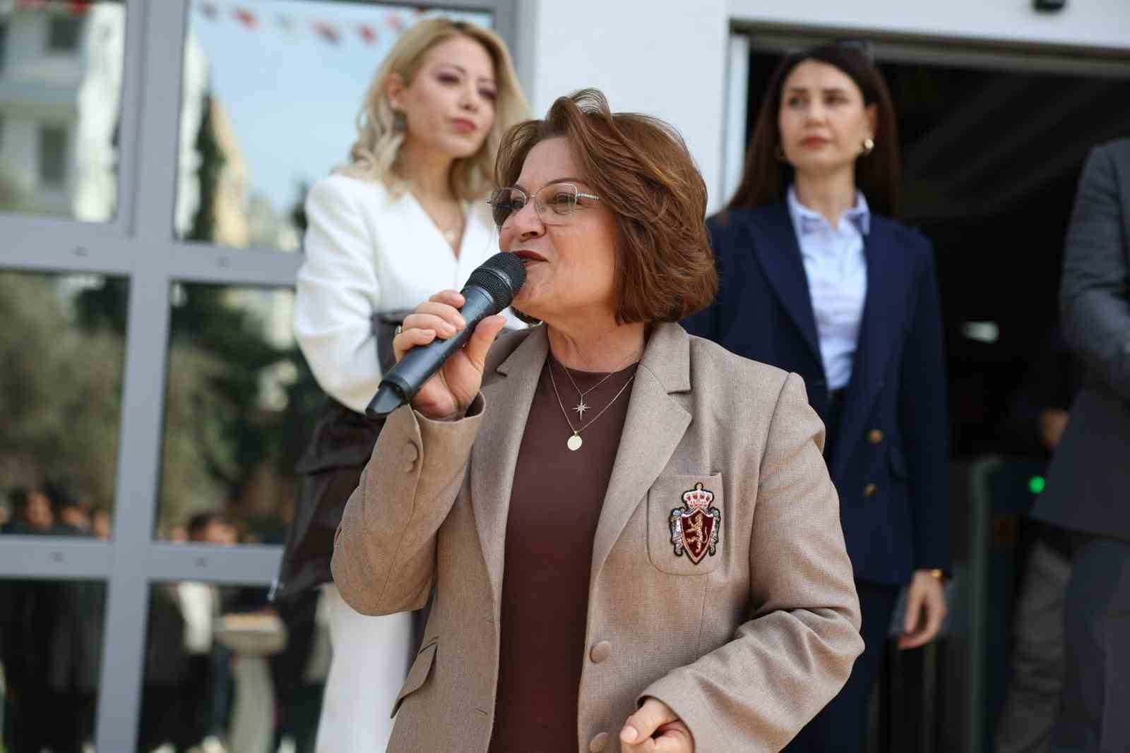 Başkan Gençay, belediye personeliyle bayramlaştı
