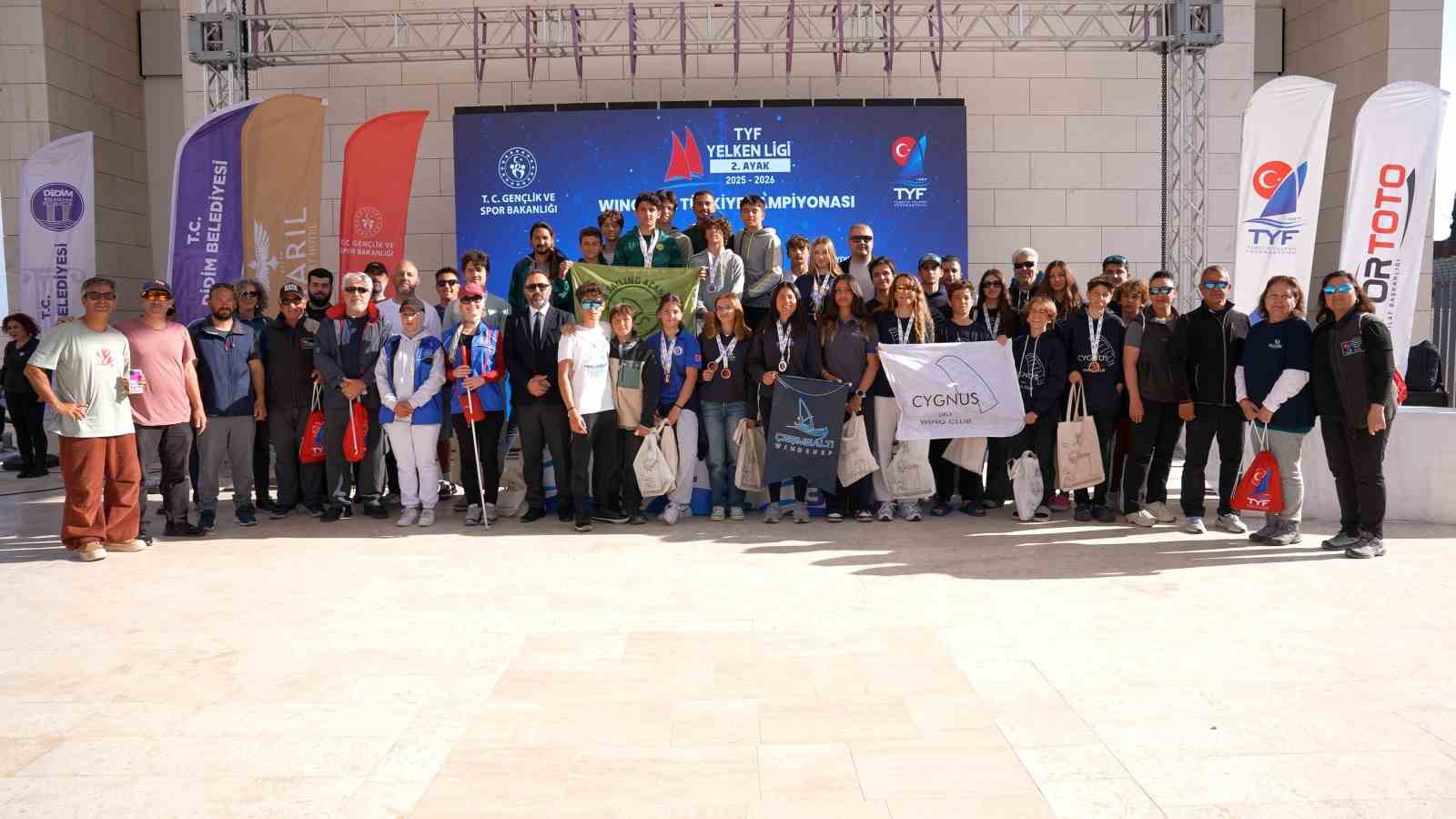 Başkan Gençay: "Bu yıl 3.kez Türkiye Yelken Şampiyonası’na ev sahipliği yapmak büyük mutluluk"
Başkan Gençay: "Bu yıl 3.kez Türkiye Yelken Şampiyonası’na ev sahipliği yapmak büyük mutluluk"