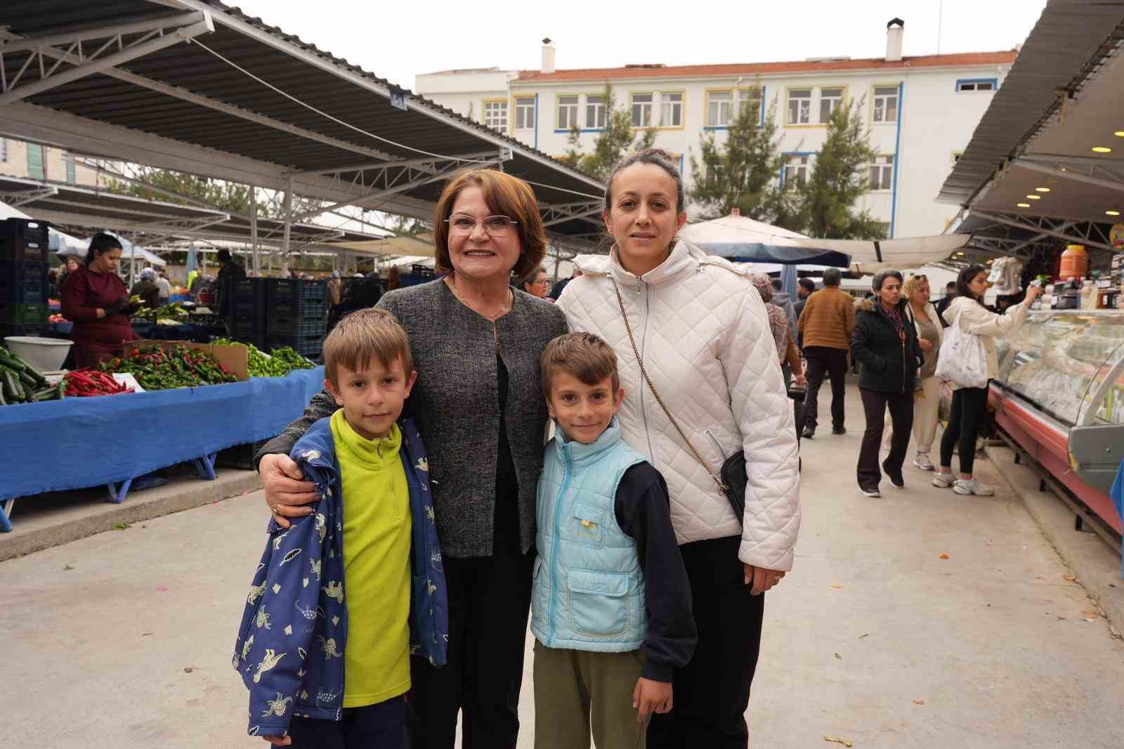 Başkan Gençay pazar esnafı ile bayram öncesi bir araya geldi
