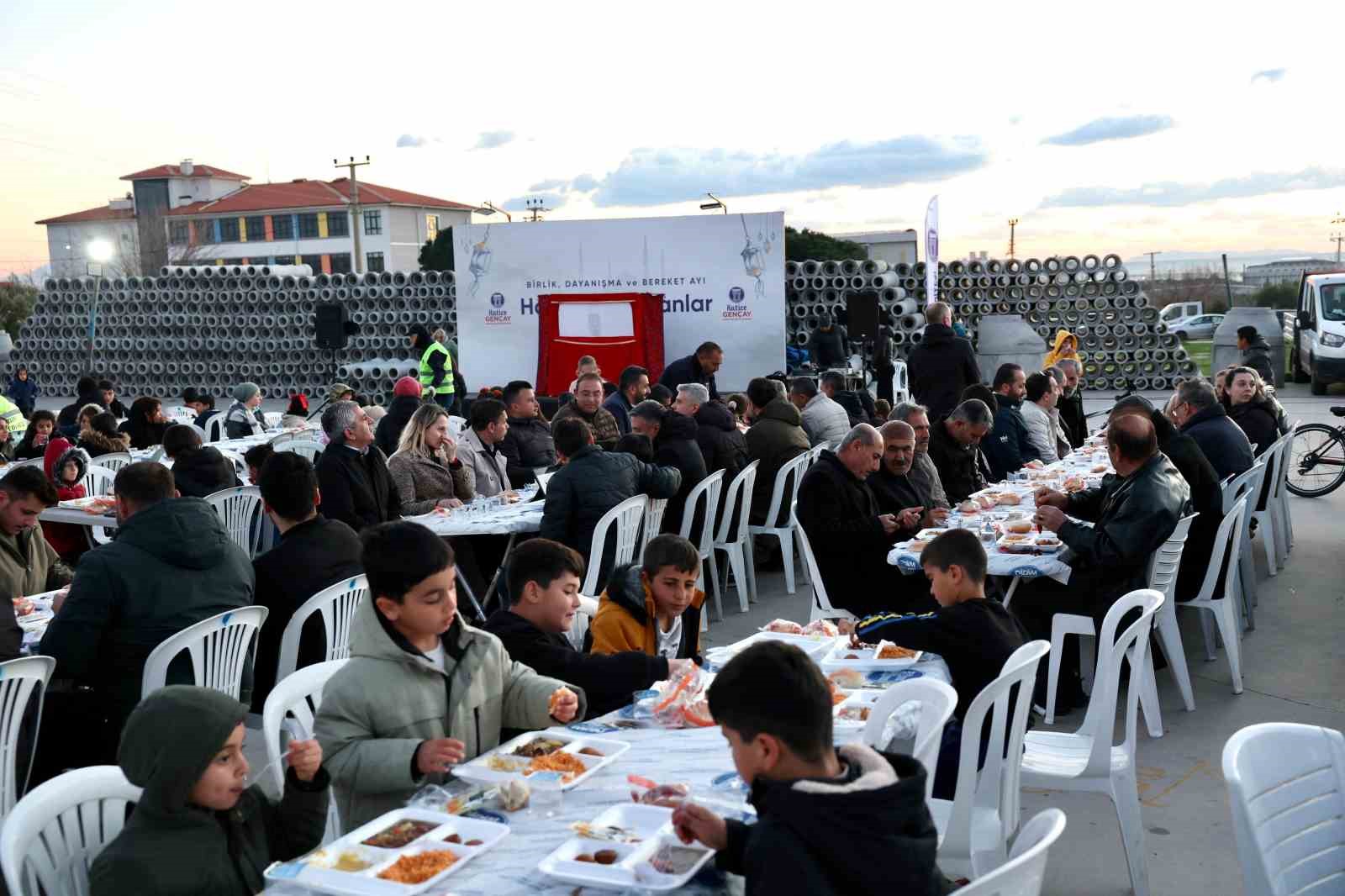 Başkan Gençay: "Sofralarımız paylaştıkça güzelleşiyor"
