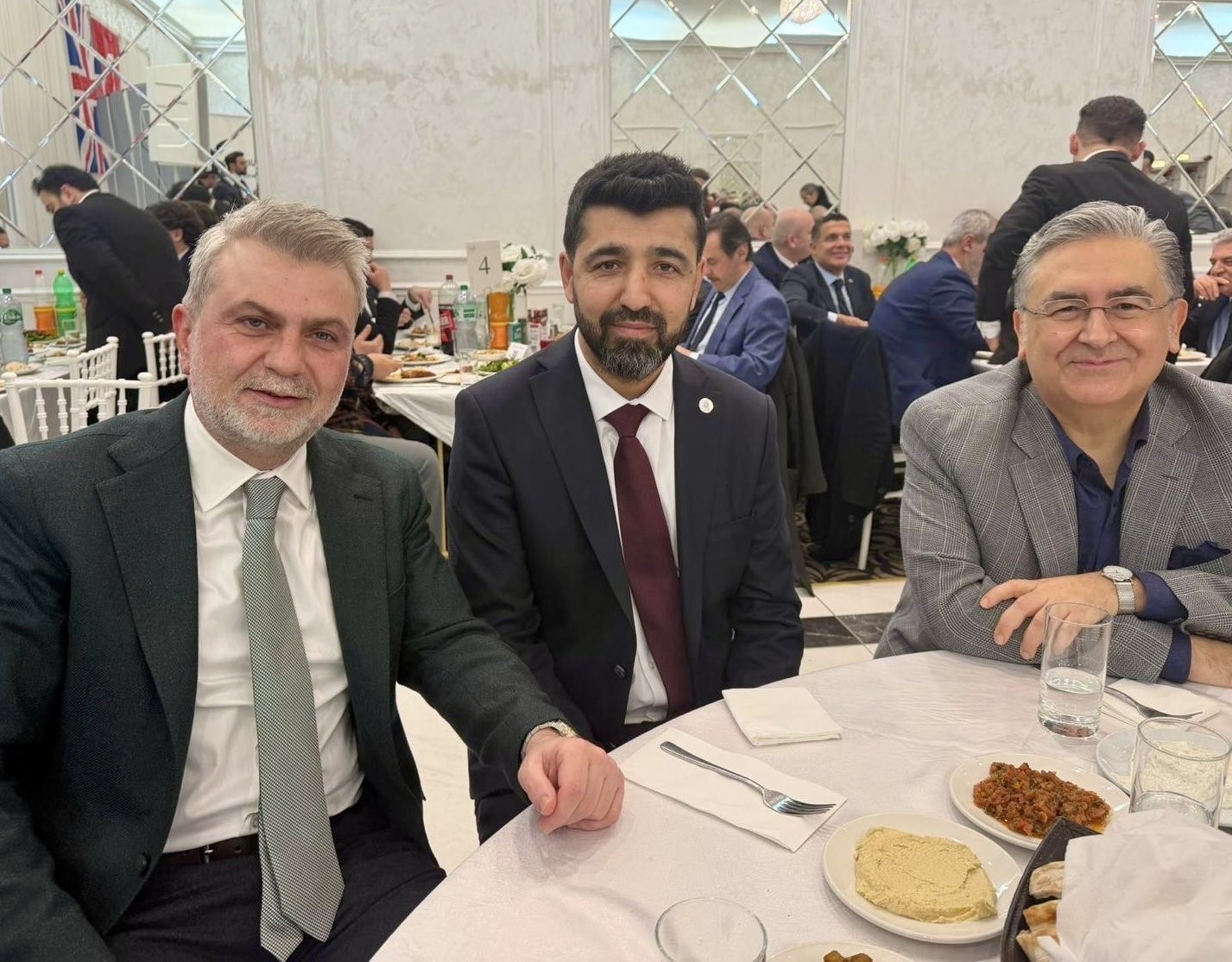 Başkan Görgel, İngiltere’de birlik sofrasında buluştu
