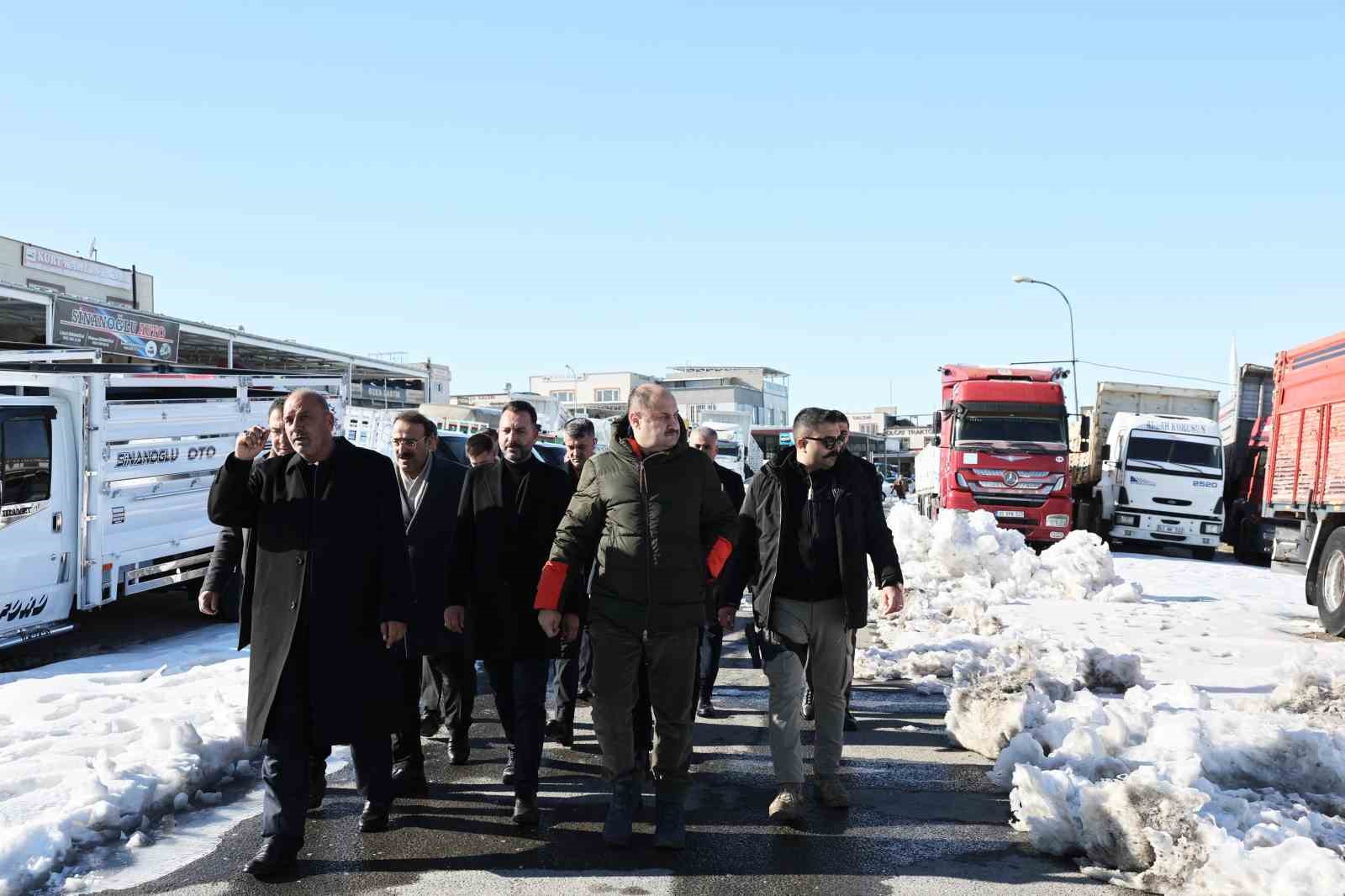 Başkan Gülpınar, hasar gören işyerlerini yerinde inceledi
