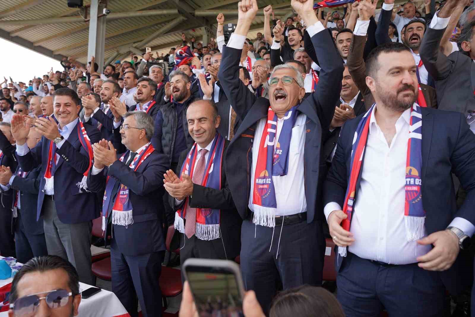 Başkan Hallaç’tan Kahta02 Spor için güçlü destek çağrısı

