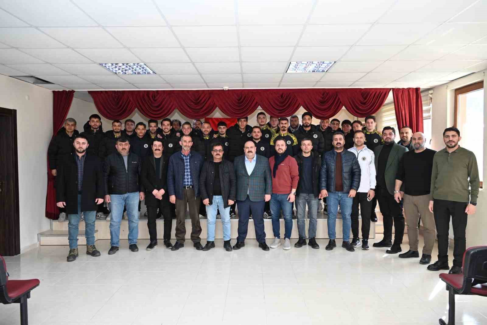 Başkan Hamamcı sporcularla buluştu
