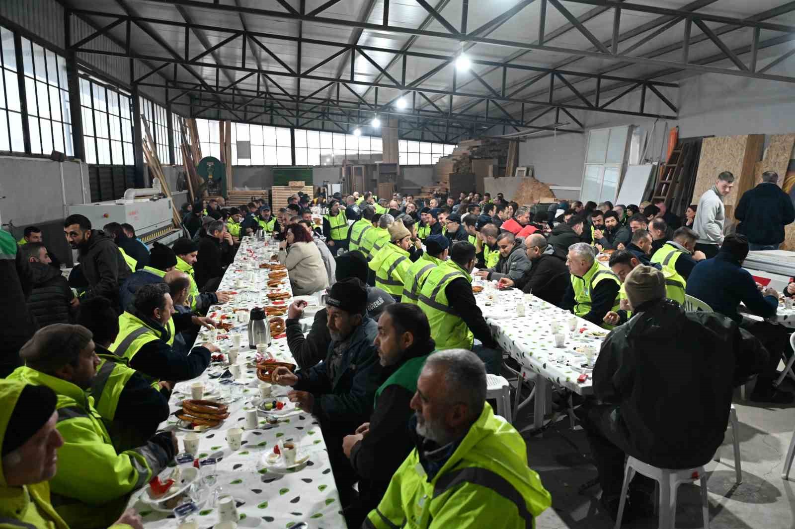 Başkan Karabatı, emekçileri kahvaltıda ağırladı
Başkan Karabatı, emekçileri kahvaltıda ağırladı