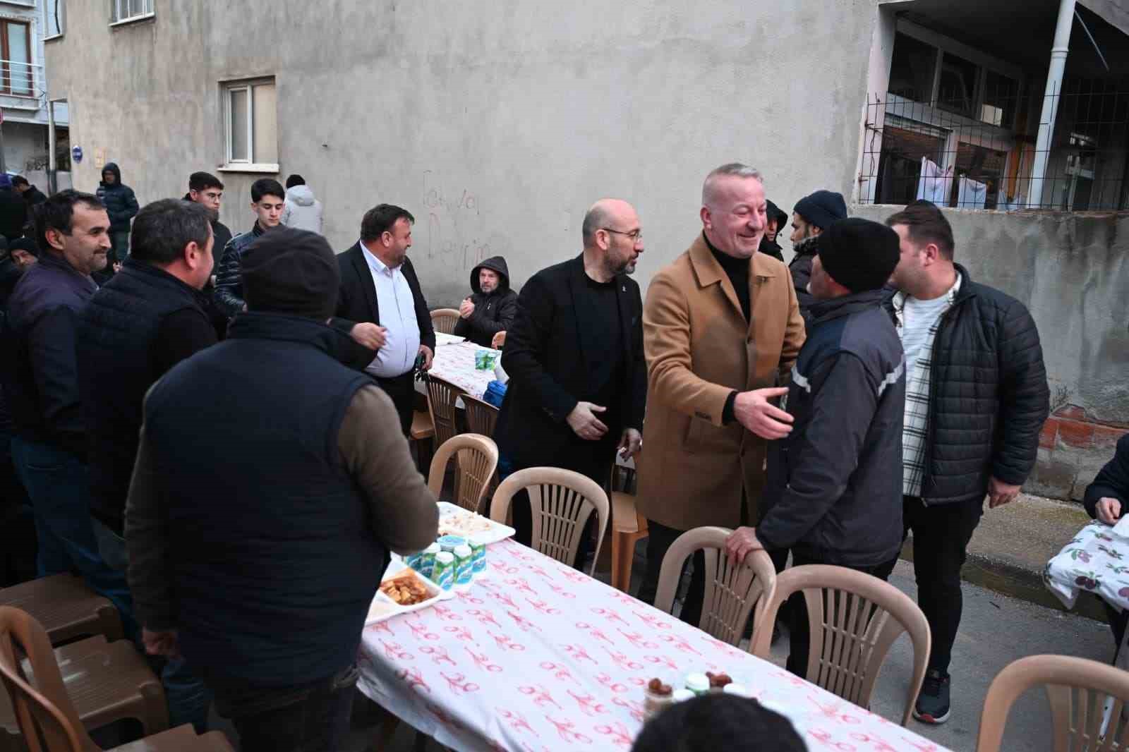 Başkan Karabatı sokak iftarında vatandaşlarla buluştu
