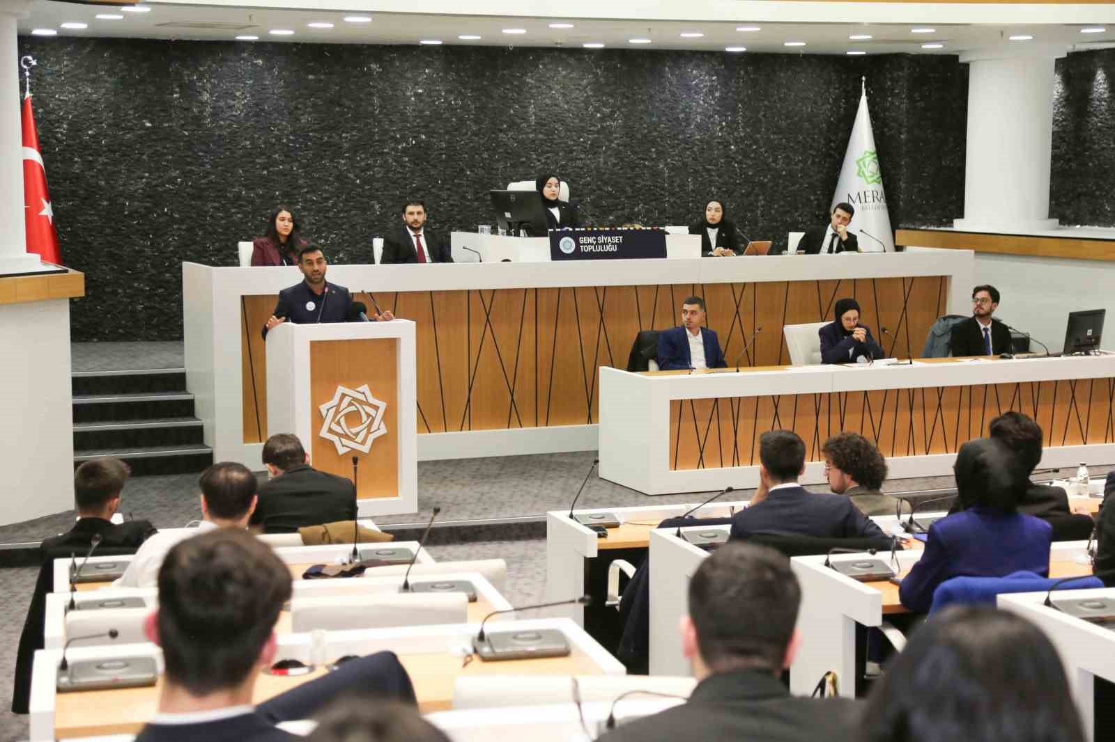 Başkan Kavuş, geleceğin siyasetçileri ve bürokratlarıyla buluştu
