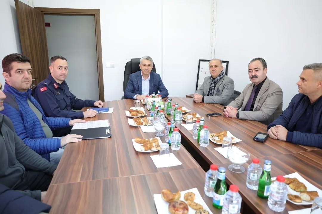 Başkan Kaya: "Tüm birimlerimizle sahada tedbirleri almaya devam ediyoruz"
