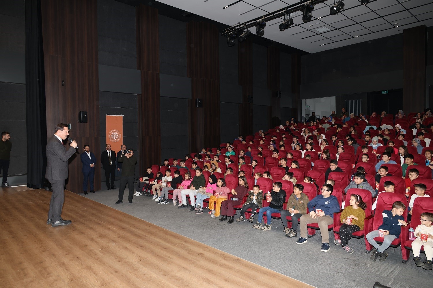 Başkan Kılca öğrencilerin mutluluğuna ortak oldu
