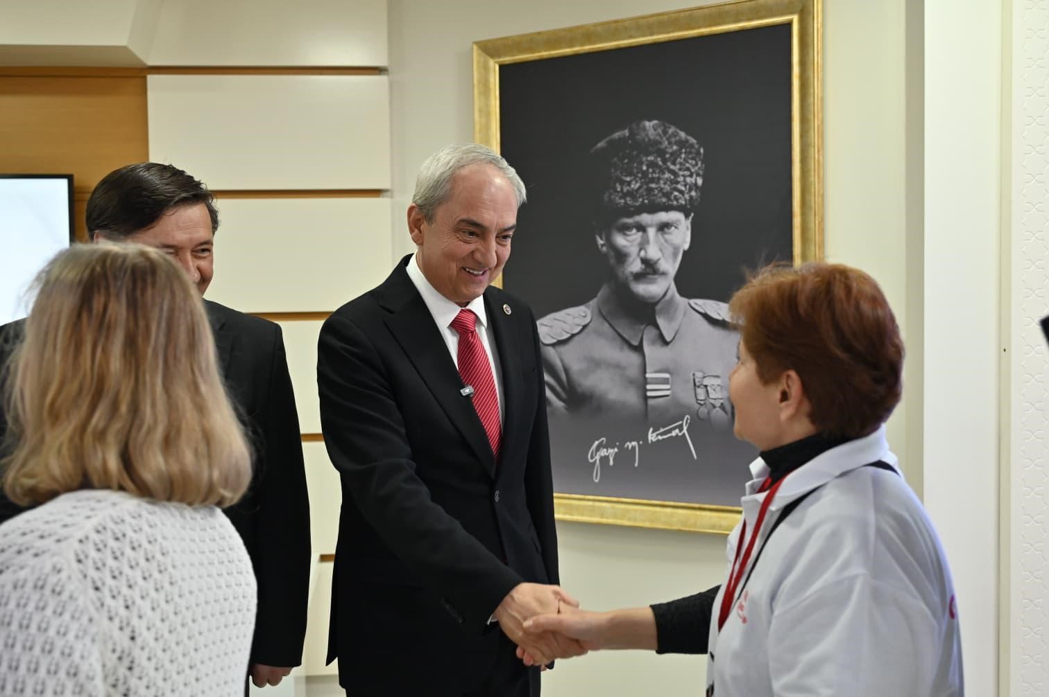 Başkan Kocagöz belediye personeliyle bayramlaştı
