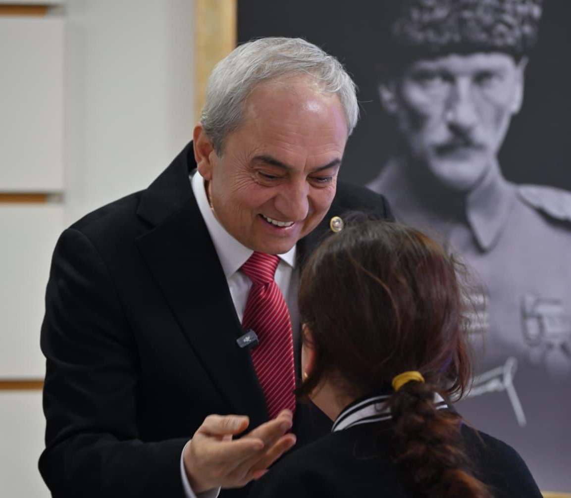 Başkan Kocagöz belediye personeliyle bayramlaştı
