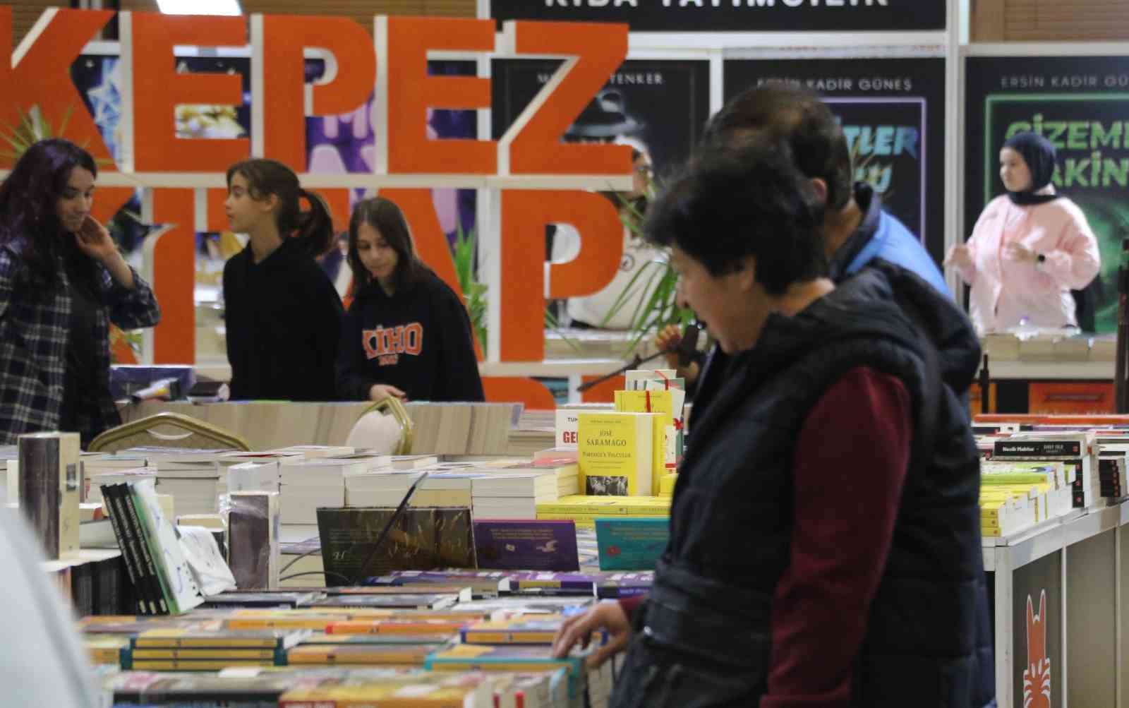 Başkan Kocagöz: "Kepez’de kaçak yapıya kesinlikle izin verilmeyecek"
Başkan Kocagöz: "Kepez’de kaçak yapıya kesinlikle izin verilmeyecek"