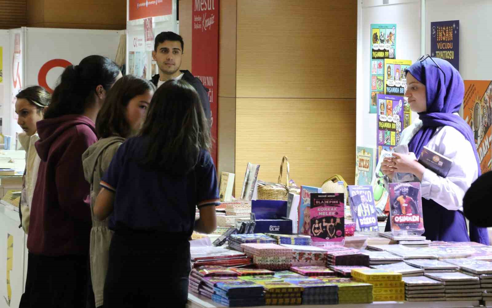 Başkan Kocagöz: "Kepez’de kaçak yapıya kesinlikle izin verilmeyecek"
Başkan Kocagöz: "Kepez’de kaçak yapıya kesinlikle izin verilmeyecek"