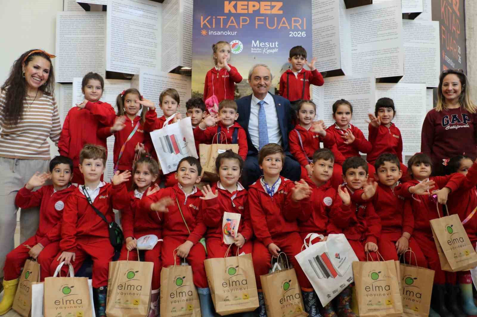 Başkan Kocagöz: "Kepez’de kaçak yapıya kesinlikle izin verilmeyecek"
Başkan Kocagöz: "Kepez’de kaçak yapıya kesinlikle izin verilmeyecek"