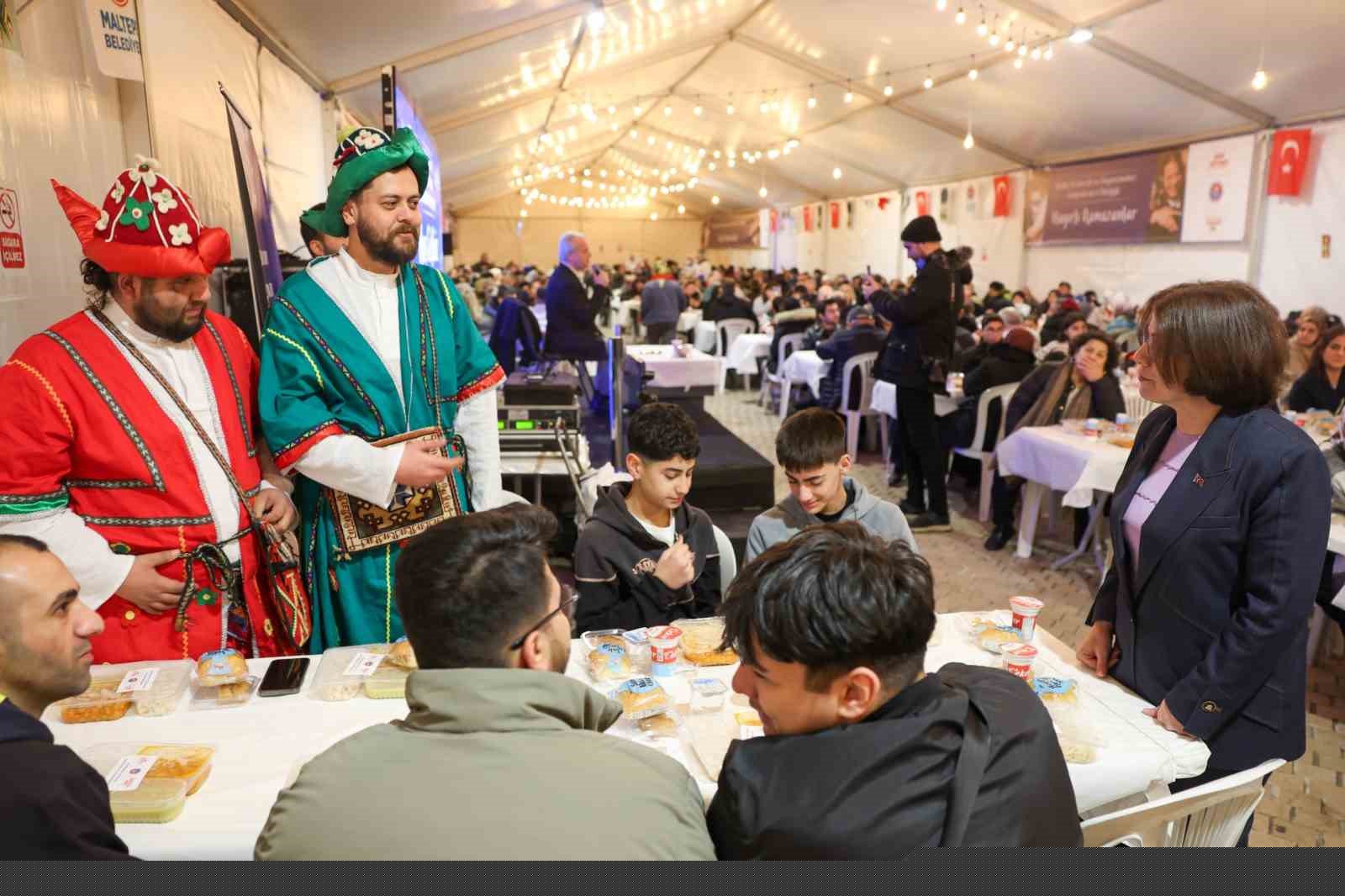 Başkan Köymen, Maltepelilerle iftar sofrasında buluştu
