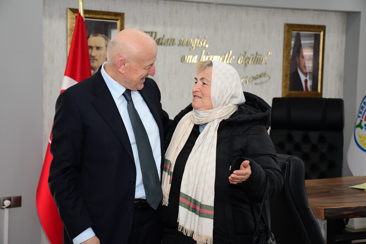 Başkan Kul: "Gönül kapılarımız vatandaşlarımıza her zaman sonuna kadar açık"
Başkan Kul: "Gönül kapılarımız vatandaşlarımıza her zaman sonuna kadar açık"