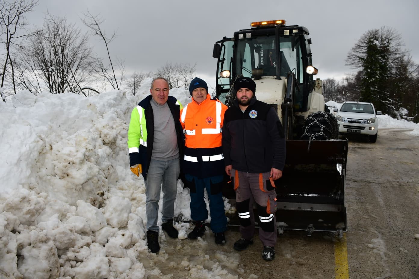 Başkan Kul: "Sadece yolları değil, gönülleri de açmaya geldik"
Başkan Kul: "Sadece yolları değil, gönülleri de açmaya geldik"
